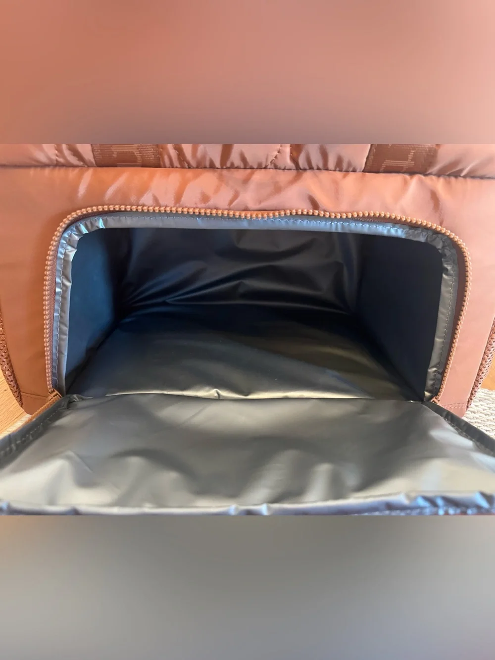 Samantha Brown Portable Cooler Bag in Mocha